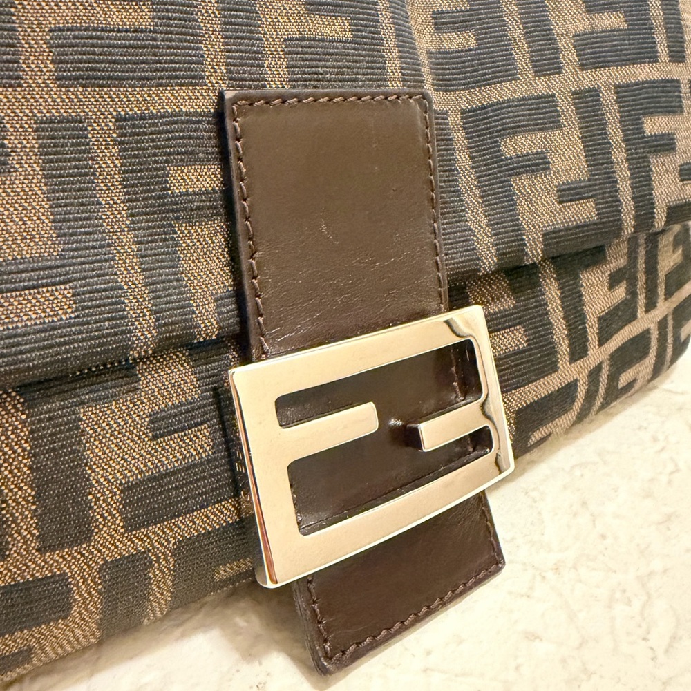 Fendi Zucca Mamá Baguette - Picture 3 of 16